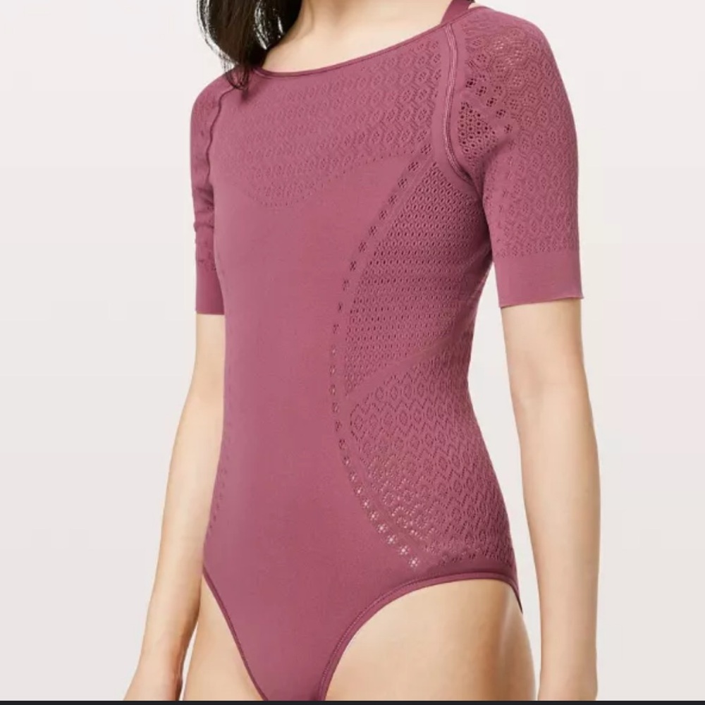 Lululemon Reveal Bodysuit Mindful Motion Size 4